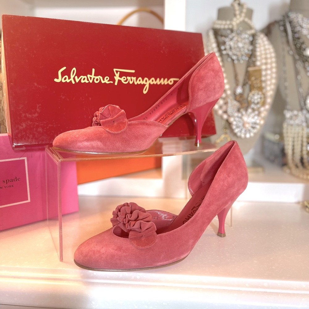 Vintage Feragamo suede heels